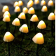 Decoratiune solara cu 30 de lampi in forma de ciuperca