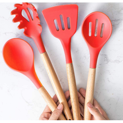 Set 12 ustensile de bucatarie Lemn/Silicon Rosu