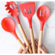 Set 12 ustensile de bucatarie Lemn/Silicon Rosu